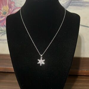 Stainless steel snowflake pendant necklace